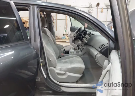 2010 Toyota Highlander Base V6 из США, поврежденный, VIN 5TDBK3EH4AS035335